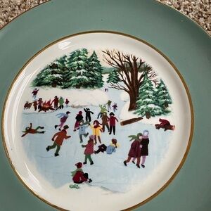 Avon Christmas Plate Series “Skaters On The Pond” Fourth Edition